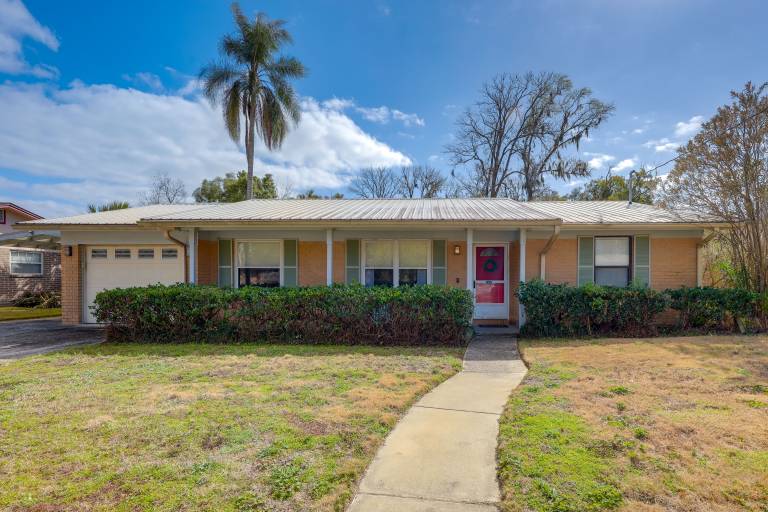 Sunroom & Spacious Yard! Family Gem in Orange Park — photo 2