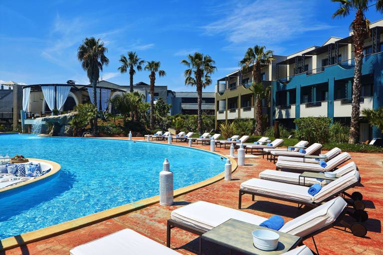 Resort  Ormos Prinou