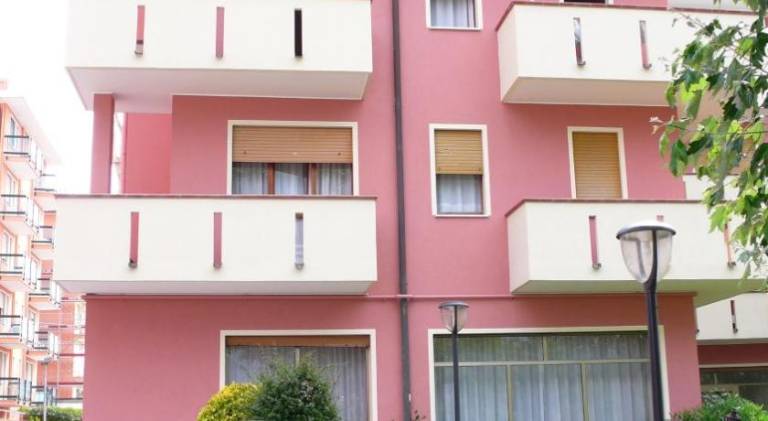 Beautiful serviced apartment with yard & patio | Next to the beach | Pet-friendly — photo 4