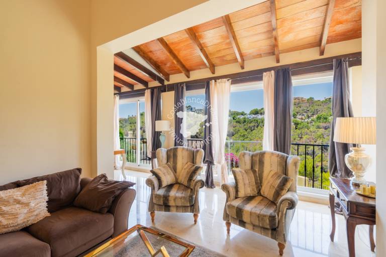 Fully equipped beautiful villa with terrace, BBQ & pool | Pets allowed — photo 3
