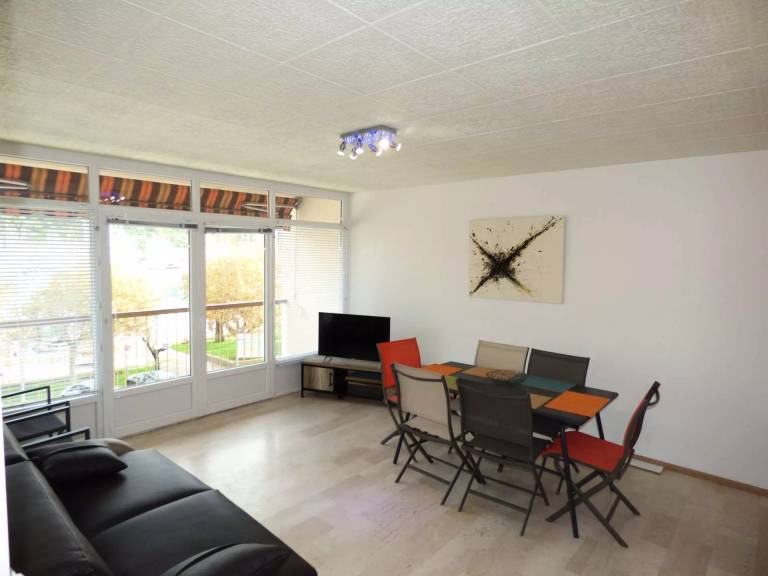 Holiday apartment with 2 rooms for 6 persons — photo 2