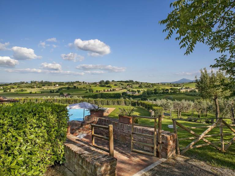 Holiday apartment with BBQ, garden & terrace — photo 5