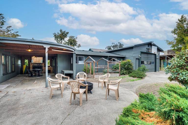Cottage  Eugene