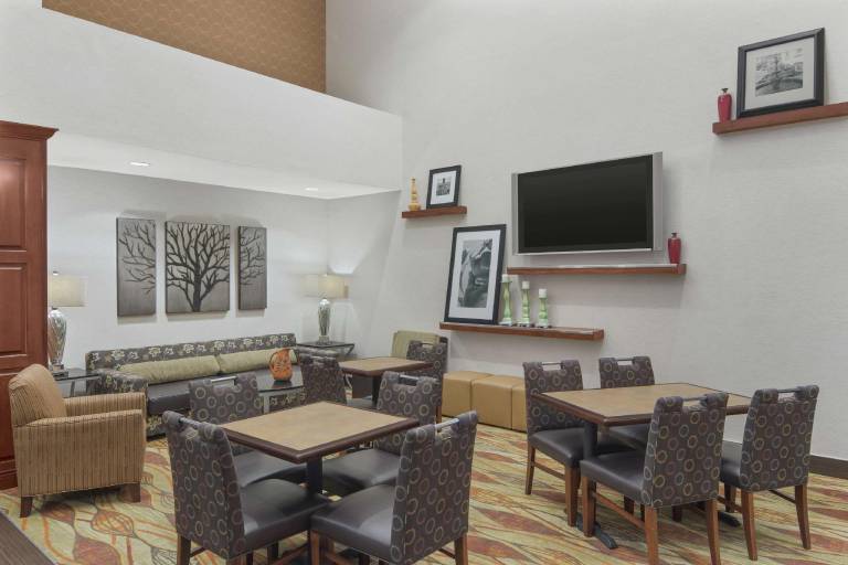 Hampton Inn & Suites Macon I-75 North — photo 2