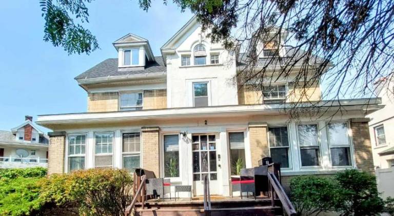 Ample holiday apartment | Pets allowed in Buffalo, NY