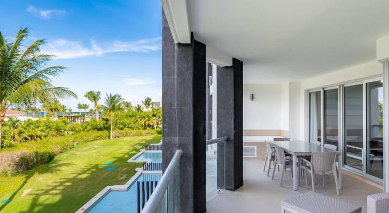 Luxury Ocean view condo in Mareazul Beach front - Almajuma House — photo 4