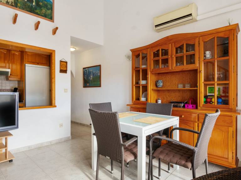 Child-friendly wonderful holiday apartment with patio & pool | Beach nearby | Pet-friendly — photo 4