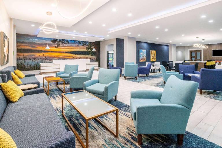 La Quinta Inn & Suites by Wyndham Valdosta — photo 2
