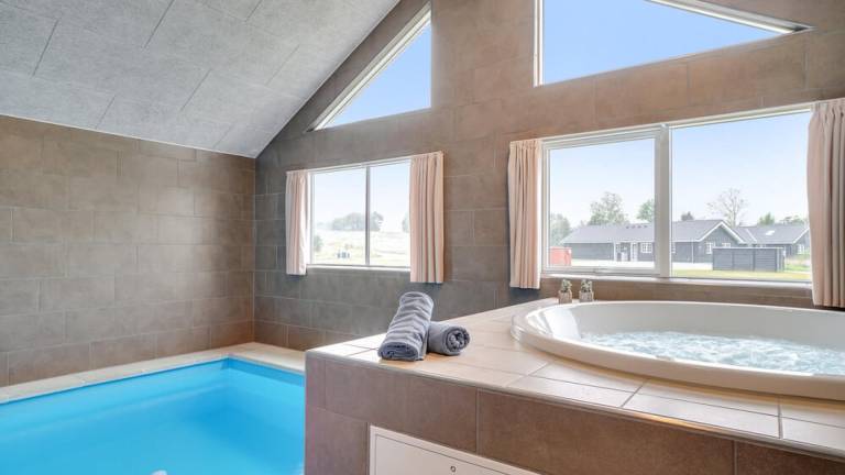 Child-friendly vacation home with garden, hot tub & sauna | Pets are welcome — photo 3