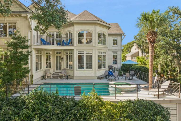 20 Knotts Way @ North Forest Beach Luxury Retreat Steps from the Beach Loaded with Amenities in Hilton Head Island, SC