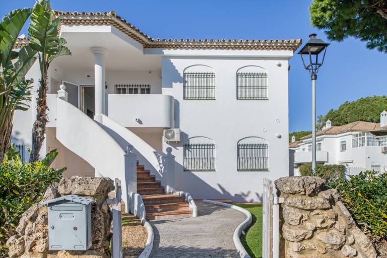 Apartment 'Las Quintas' with Private Terrace, Wi-Fi and Air Conditioning — photo 4