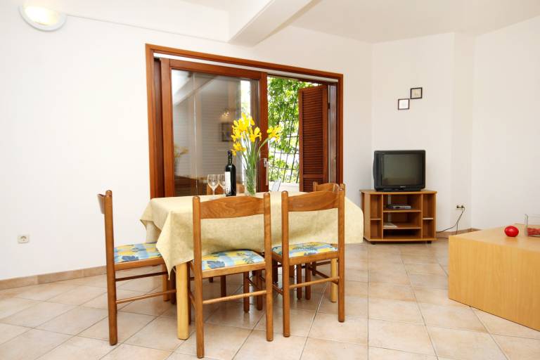 Two bedroom apartment with terrace and sea view Ivan Dolac, Hvar (A-592-a) — photo 5