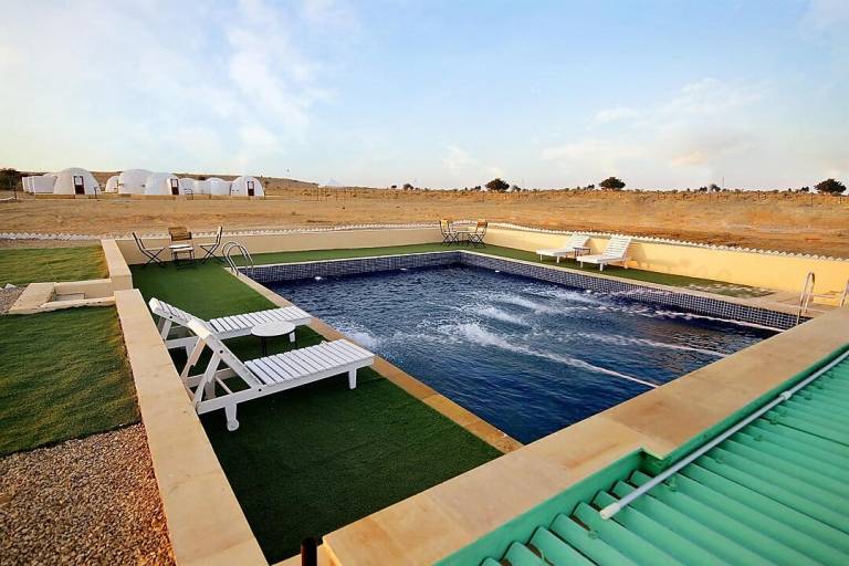Tent with terrace, pool & barbeque — photo 4