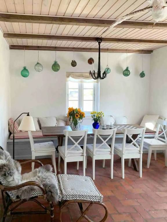 Family-friendly house with patio, yard & BBQ | Perfect for remote work | Pet-friendly — photo 3