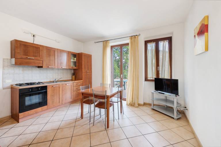 Apartment with patio | City view — photo 3