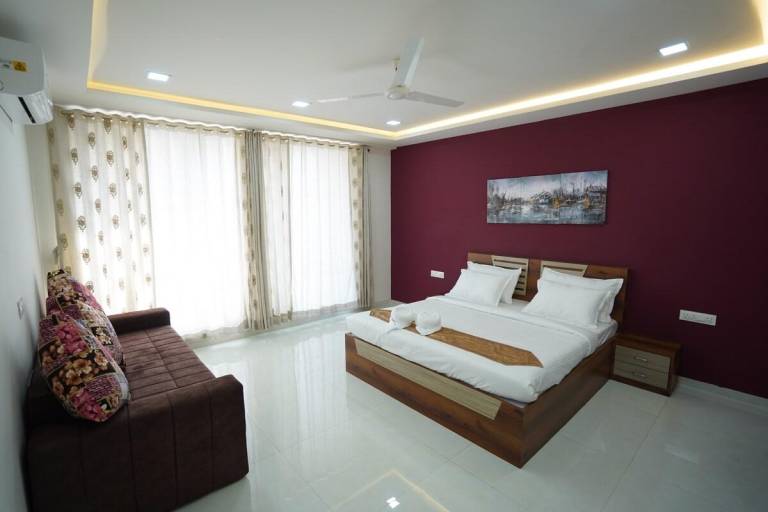 The Mist 4BHK Villa with Pvt. Lift & 2 Jacuzzis — photo 2