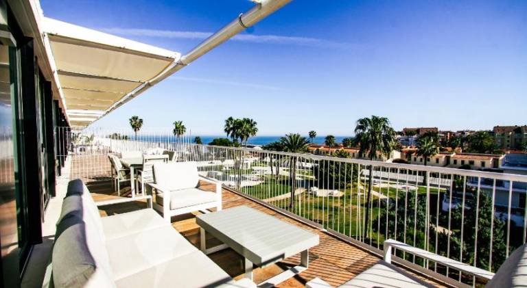 Denia Beach - Atico en Primera Linea by Costablancarent Rentals in Denia