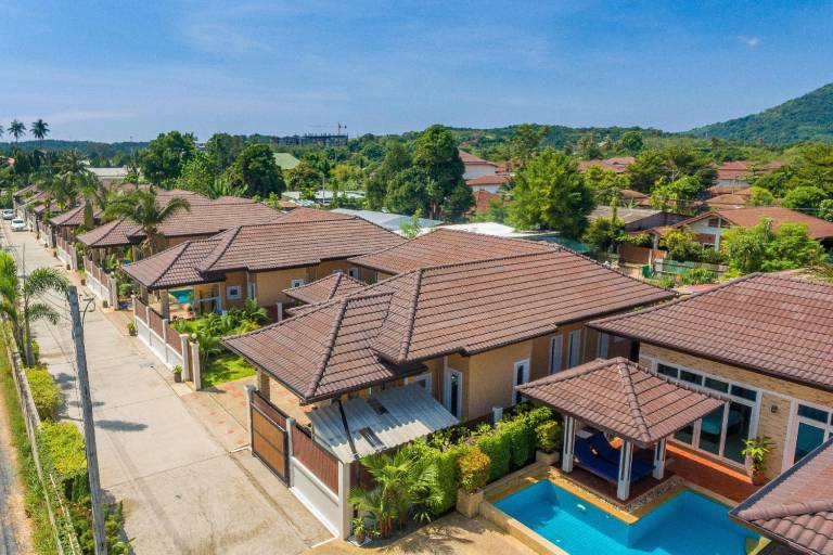 Spacious holiday apartment with terrace, barbecue & private pool | Close to the beach | Pets are welcome — photo 2