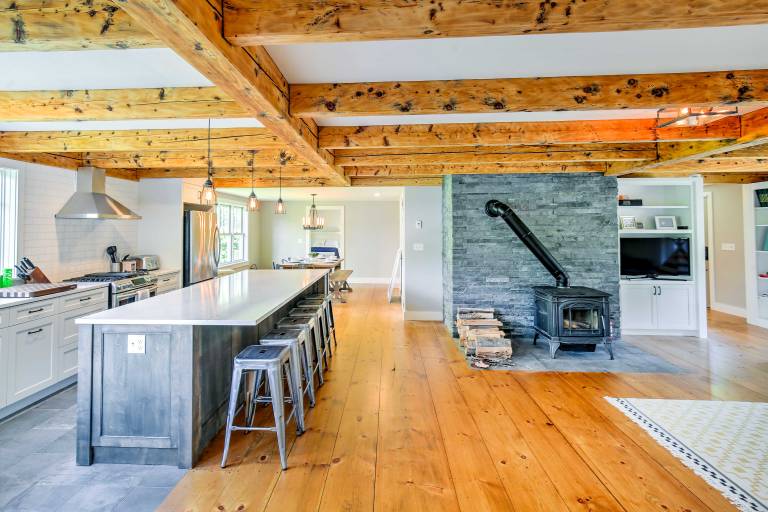 Pet-Friendly House w/ Deck - 10 Mi to Stowe Mtn! — photo 4