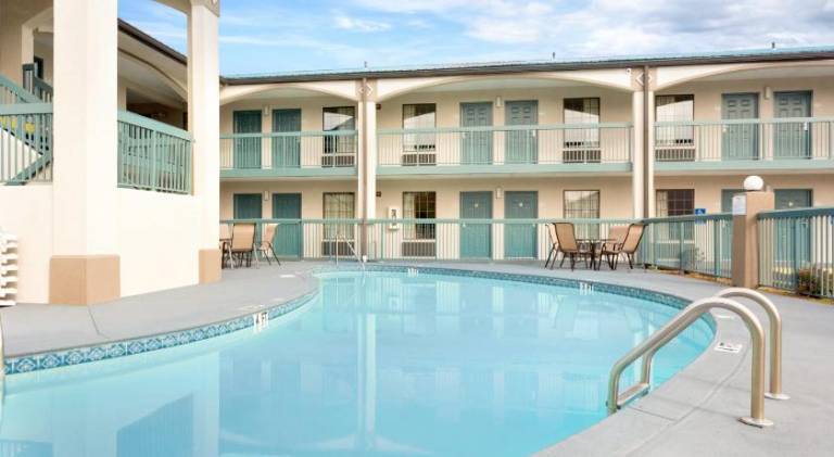 Baymont by Wyndham Gallatin — photo 3