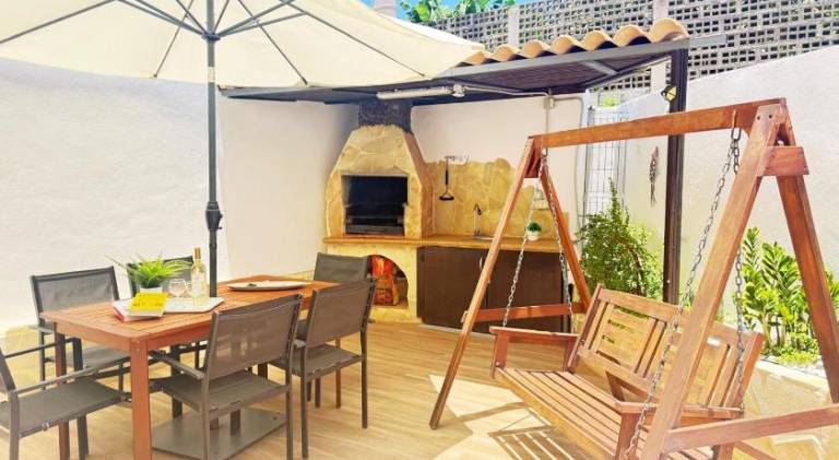 Holiday apartment with pool — photo 2