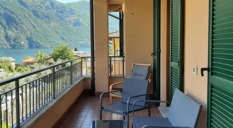 Vacation home with 2 rooms for 6 persons in Tremezzina