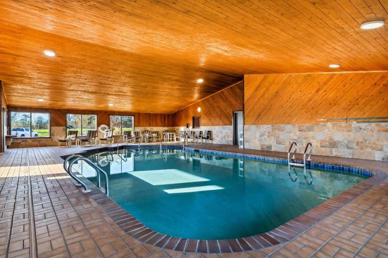 Days Inn by Wyndham Black River Falls — photo 2