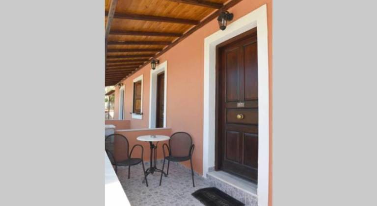 House with terrace & yard | Dogs allowed — photo 4