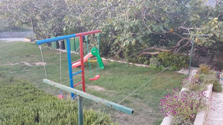 Holiday apartment with internet access in Rab