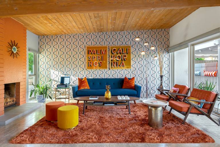 On The Rox- Luxury Refreshing Mid-Century Mod- Pool, Spa, Firepit, Outdoor Kitchen & More — photo 3