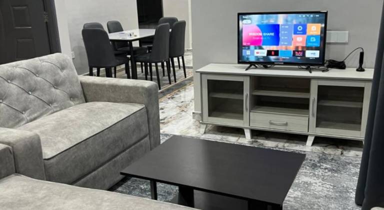 ARZ HomeStay Unit B