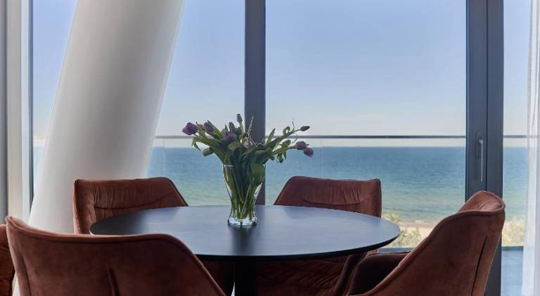Rental apartment with jacuzzi, pool & patio in Miedzyzdroje