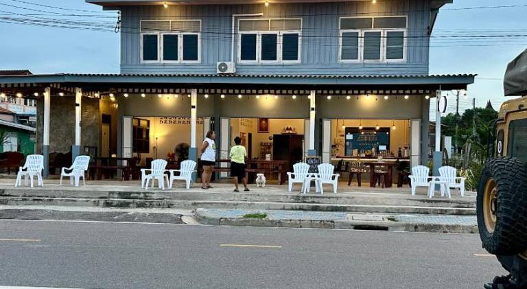 Hostel 126 Cafe' & Bar in Prachuap Khiri Khan