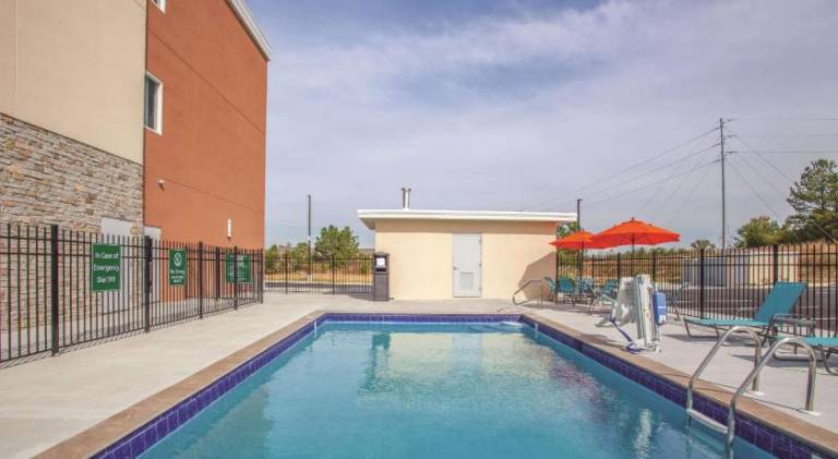 La Quinta Inn & Suites by Wyndham Cullman — photo 4