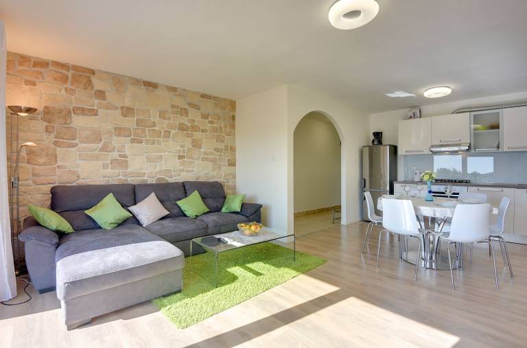 590 meters to the beach with sea views — photo 4