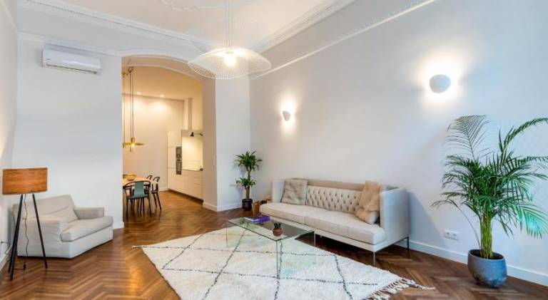 Apartment | Near St. Stephen's Basilica in Budapest