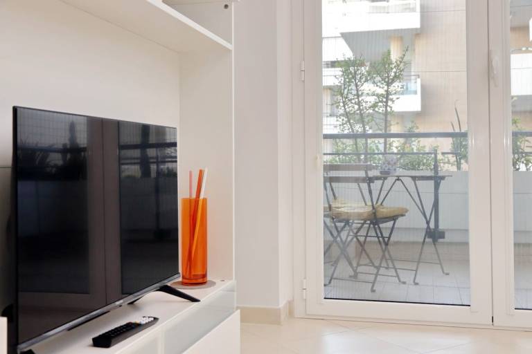 Rental apartment with patio — photo 5