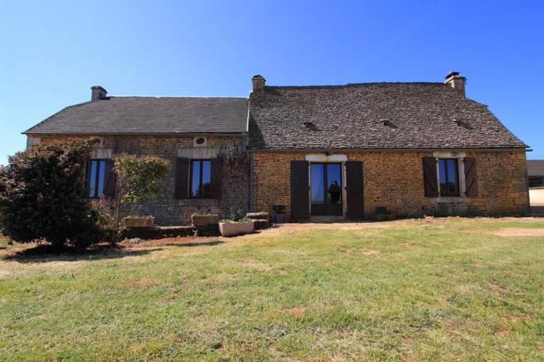 Child-friendly vacation home with yard, BBQ & private pool | River view | Pets are welcome — photo 2