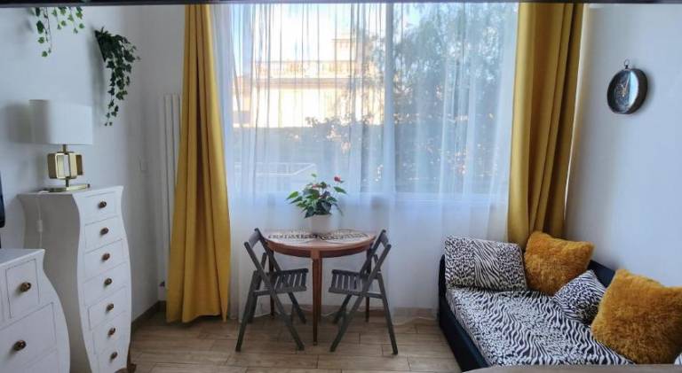Apartment with pool — photo 2