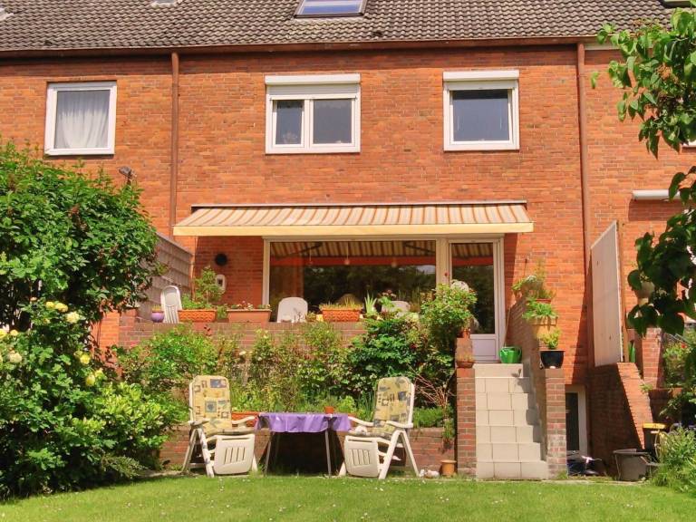 Wohnung in Altengroden mit Garten