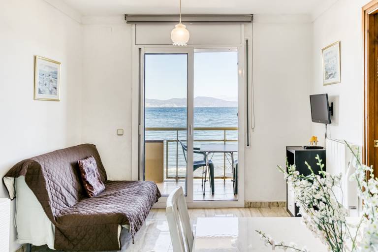 Apartment with terrace | Beach view in L'Escala