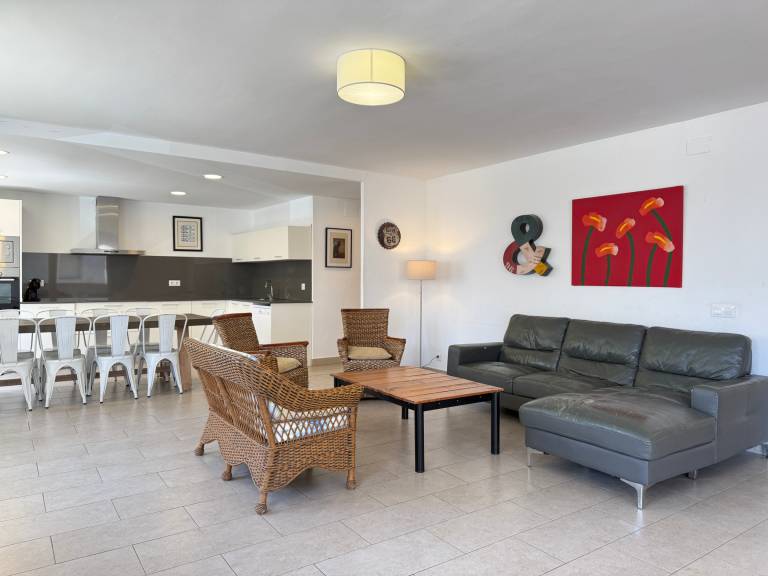 Apartment near the beach in Santa Margarita - Pool, Pets allowed — photo 4