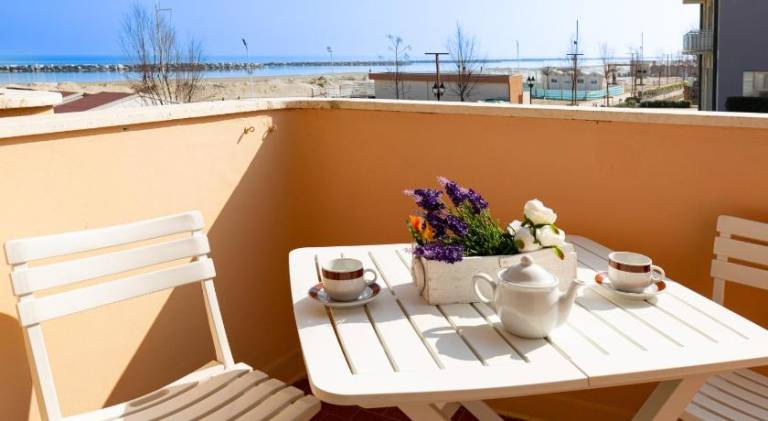 Holiday apartment with patio — photo 2