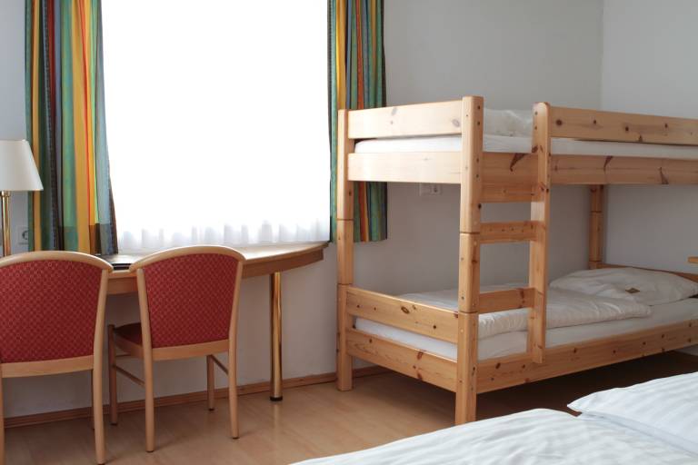  mit Hund in Krumbach (Schwaben), Günzburg f&uuml;r max.  Personen