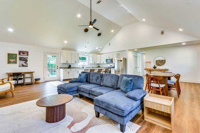 < 1 Mi to Downtown Pensacola: Quiet Home w/ Yard in Cordova, AL