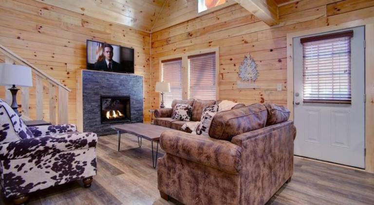 Vacation home with jacuzzi & grill — photo 2