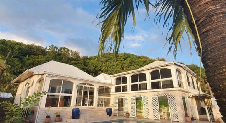 280 m&sup2; Villa