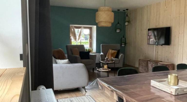 Holiday apartment with jacuzzi & patio — photo 2