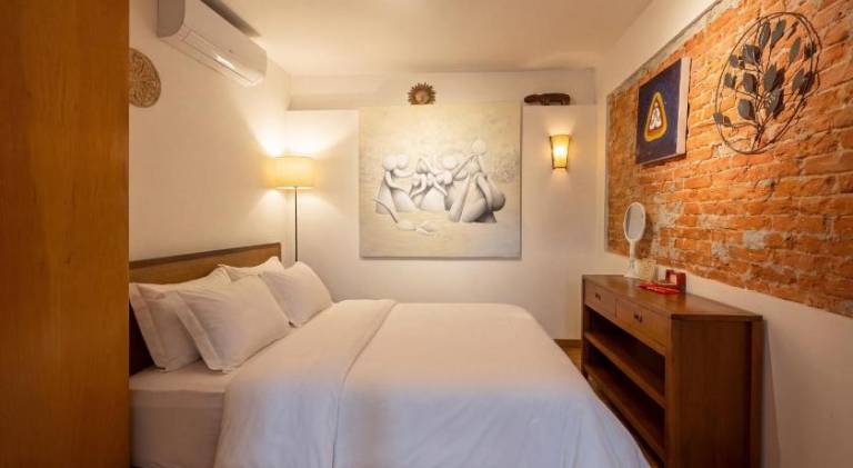 Apartment with garden & patio in Paulista