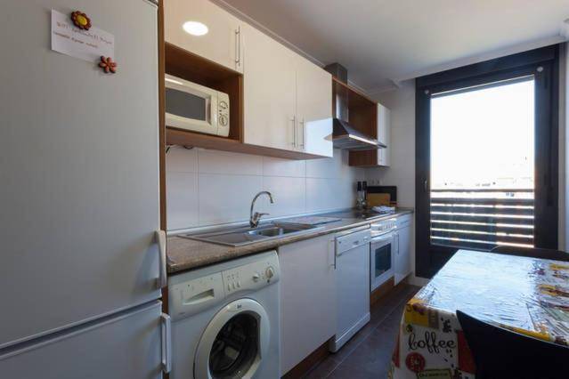 Apartamento el Parque AIRE CONDICIONADO PISCINA terraza con vistas montana entorno tranquilo ideal m — photo 3